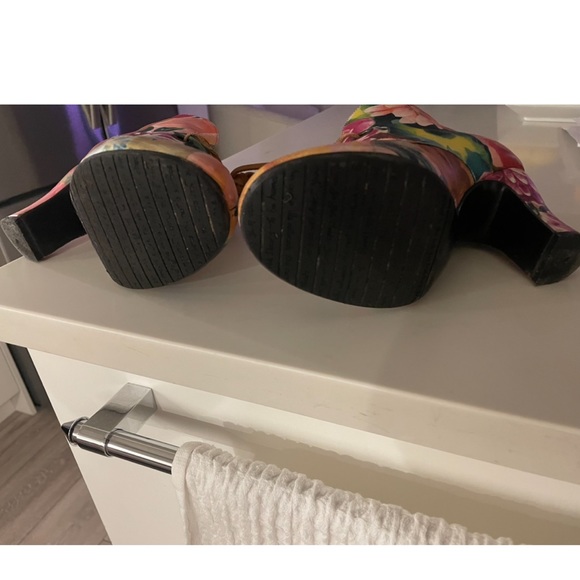 Ladies John Fluevog Daily Miracles Stunner booties - Picture 5 of 6